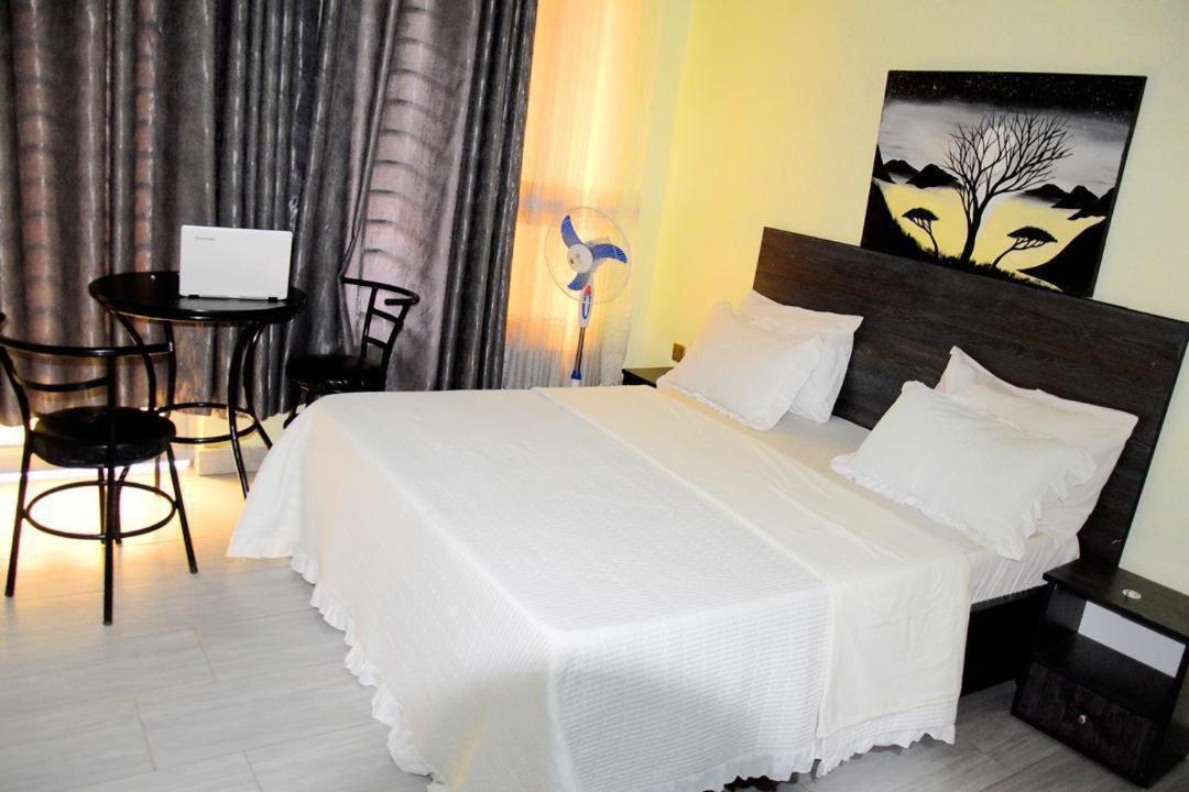 Stella Residence And Cuisine Kigali Buitenkant foto